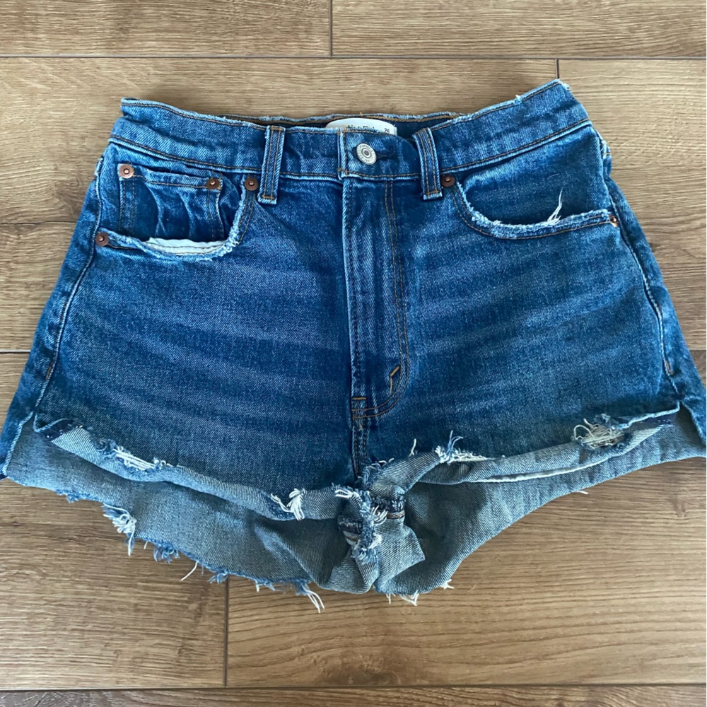 Jean shorts, mom jean style